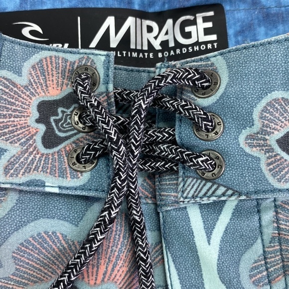 RIP CURL- SUN DRENCHED RAYS BOARD SHORTS - Picture 7 of 12